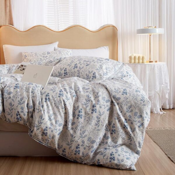 mixinni 3pcs Floral Comforter Set Queen Size, Botanical Blue Flowers Leaves on White Cute Bedding Comforter Sets for Women, 1 Soft Pastoral Style Comforter and 2 Pillowcases for...